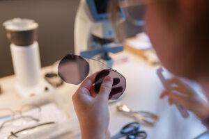 Hauseigene Optikerwerkstatt